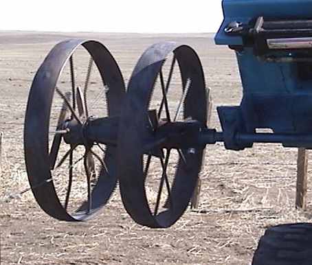 wirerollerfrontclose.jpg (24710 bytes)