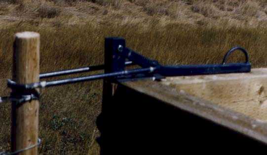 Single Gate Latch  (18559 bytes)